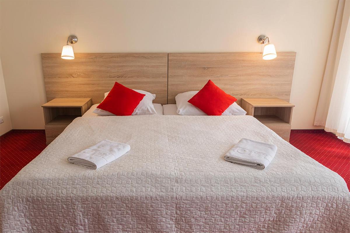 Vector-Property Hotel